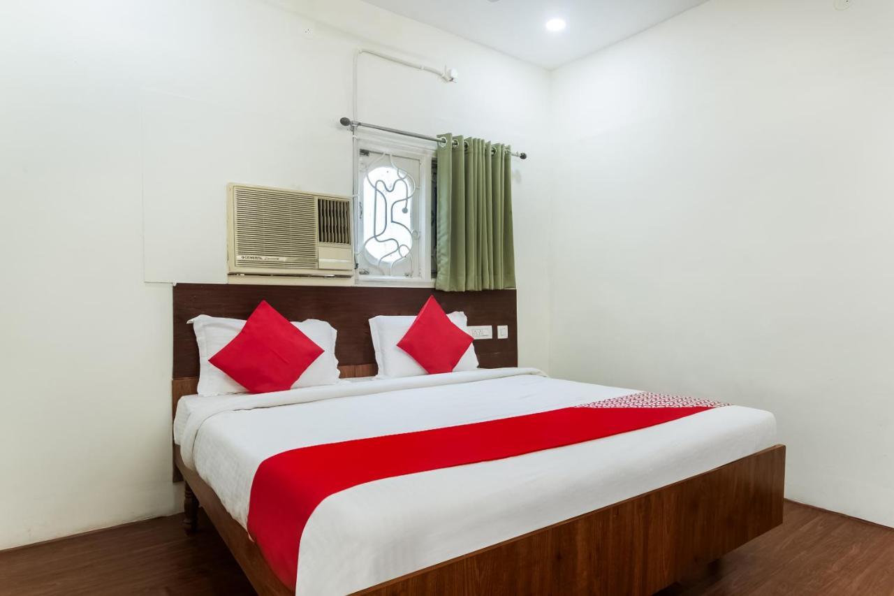 Oyo 76129 Rk Inn Guntur Luaran gambar