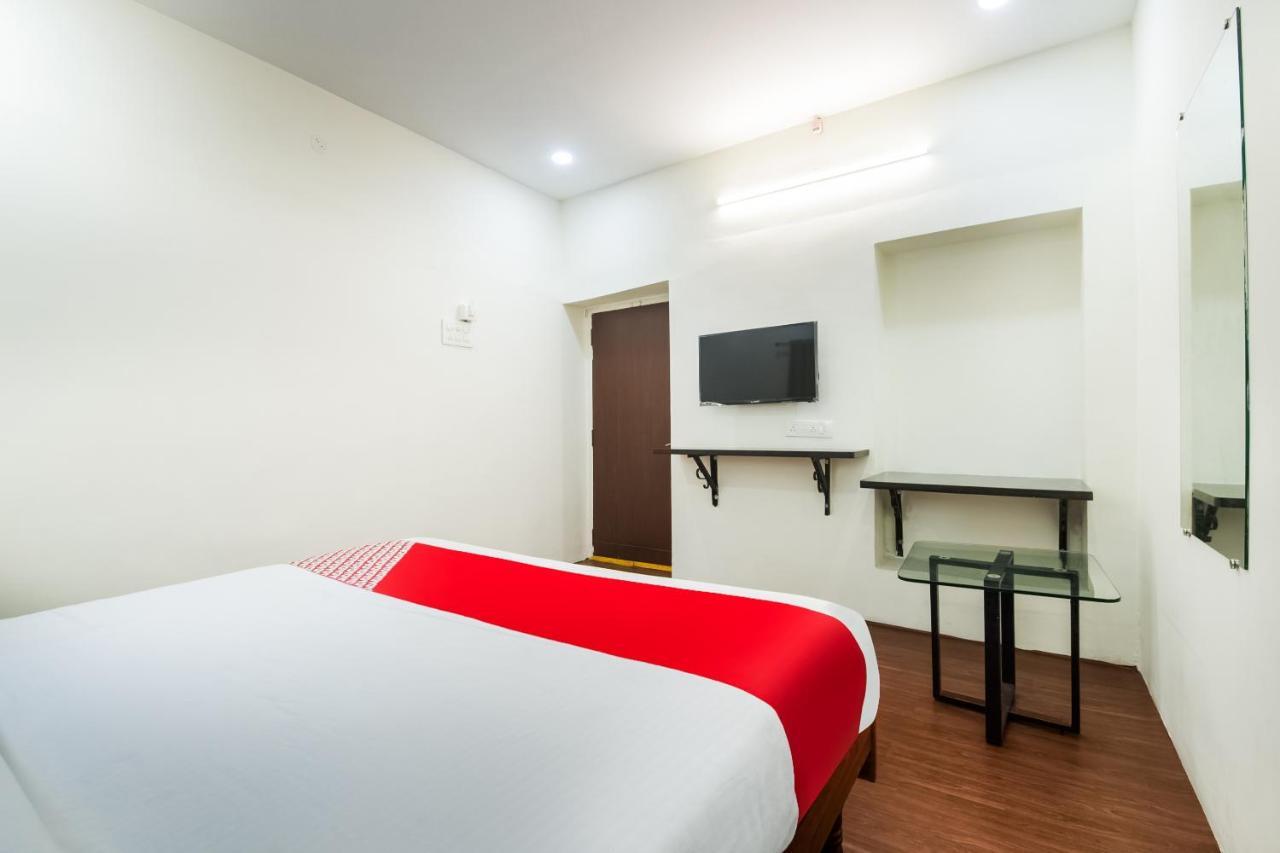 Oyo 76129 Rk Inn Guntur Luaran gambar