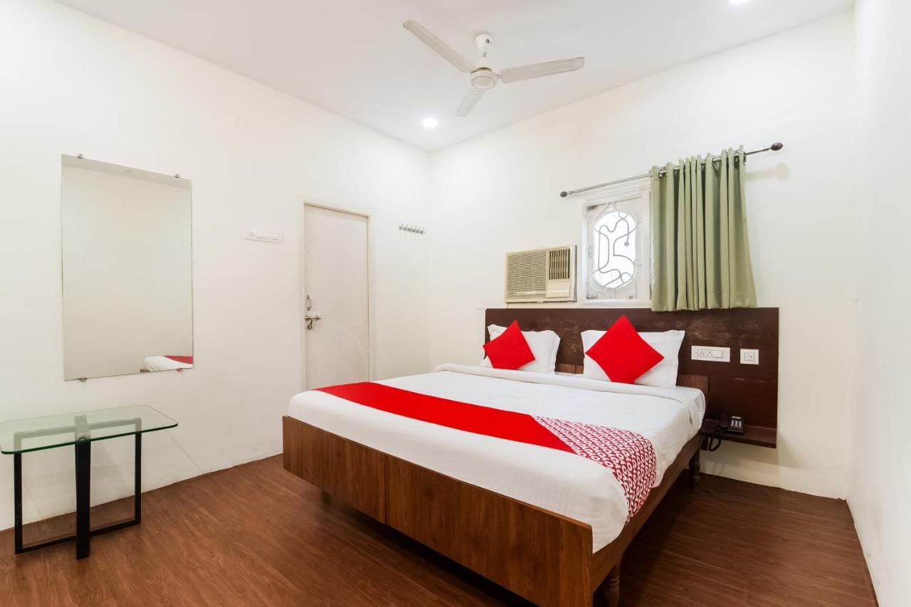 Oyo 76129 Rk Inn Guntur Luaran gambar