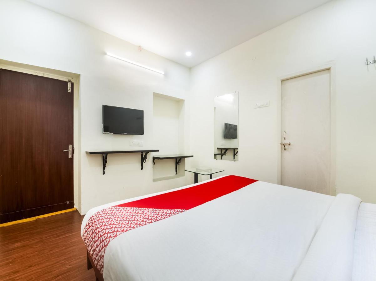 Oyo 76129 Rk Inn Guntur Luaran gambar