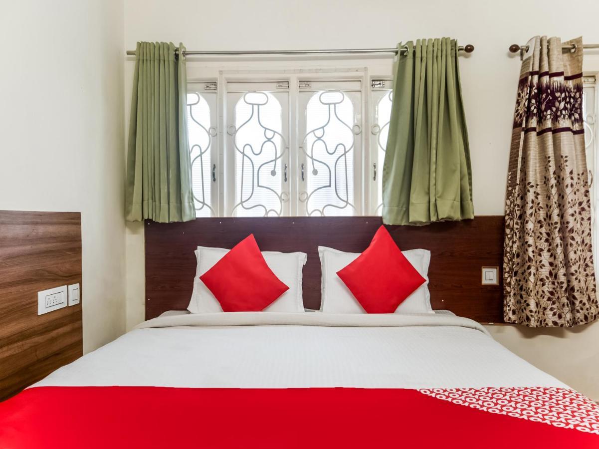 Oyo 76129 Rk Inn Guntur Luaran gambar
